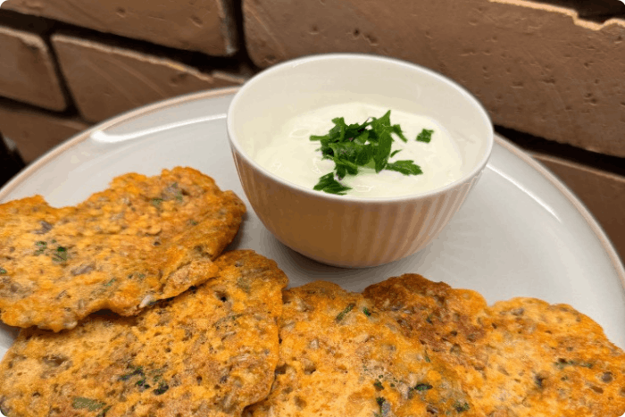 křupavé-placicky-z-cervene-cocky-s-dipem